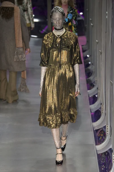 Look 65